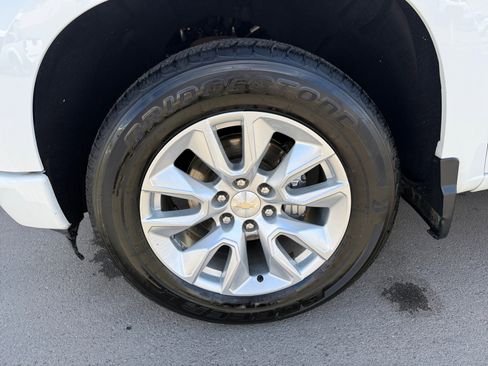 Used 2023 Chevrolet Silverado 1500 Custom image 11