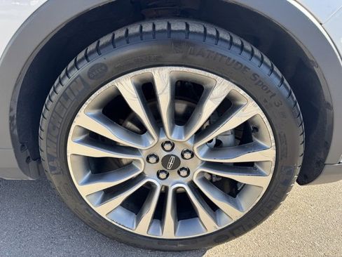 Used 2016 Lincoln MKX Reserve w/ Technology Package image 9