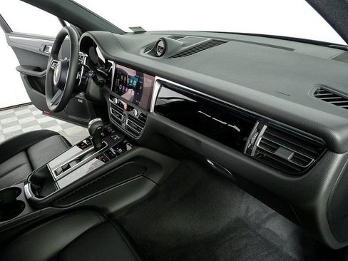 Certified 2026 Porsche Macan Turbo AWD/4WD image 24