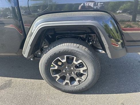 New 2025 Jeep Gladiator Sport w/ Premium Package image 19