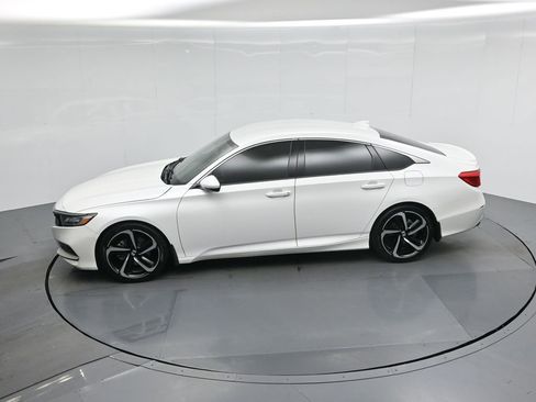 Used 2018 Honda Accord Sport image 41