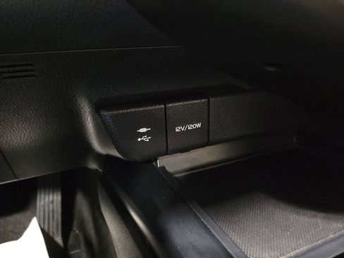 Used 2018 Toyota Camry SE w/ Convenience Package image 16