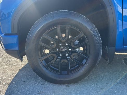 Used 2023 GMC Sierra 1500 Elevation image 37