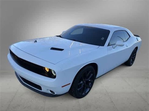 Used 2021 Dodge Challenger SXT w/ Driver Convenience Group image 2