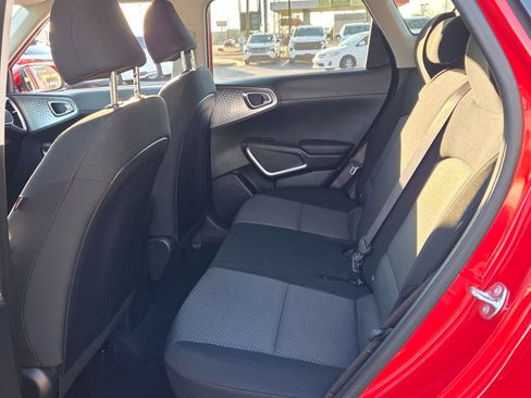 Used 2025 Kia Soul LX image 6