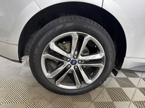 Used 2018 Ford Edge Sport w/ Equipment Group 401A AWD/4WD image 36