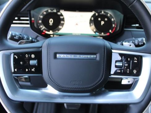 Used 2025 Land Rover Range Rover SV image 18
