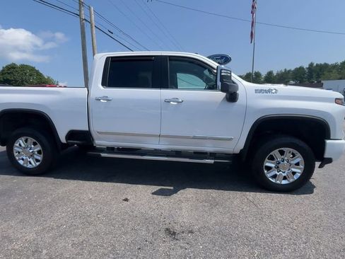 Used 2024 Chevrolet Silverado 2500 High Country w/ High Country Premium Package AWD/4WD image 21