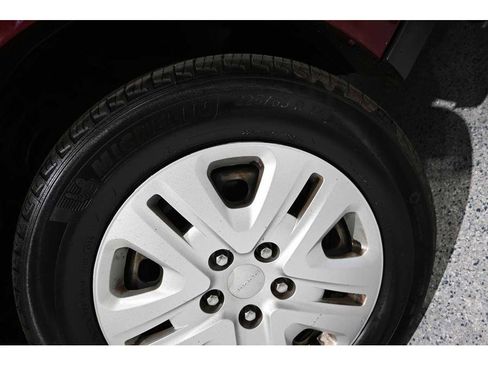 Used 2019 Dodge Grand Caravan SE FWD image 12