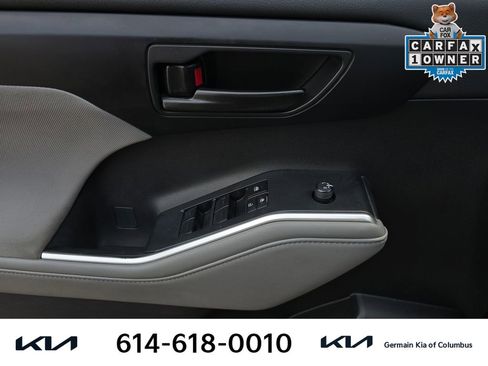 Used 2023 Toyota Highlander LE FWD image 25