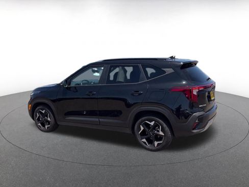 Used 2025 Kia Seltos S FWD image 10