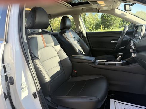 Used 2024 Nissan Sentra SR w/ SR Premium Package FWD image 35