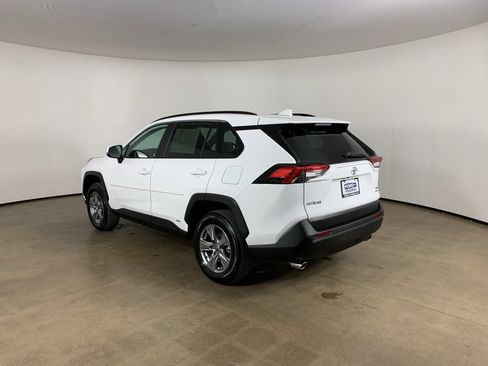 Used 2025 Toyota RAV4 XLE image 14