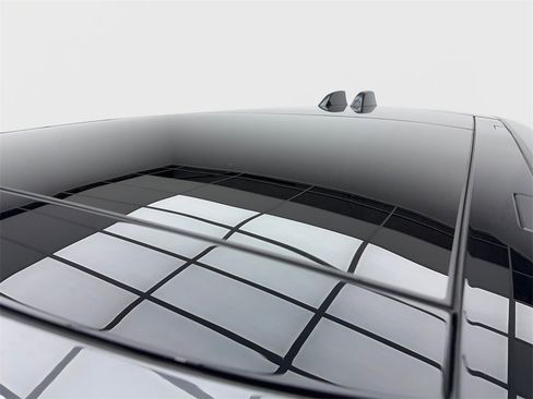 Used 2025 Land Rover Range Rover Sport image 13