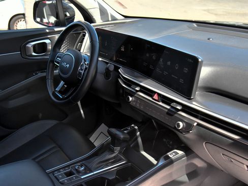 Used 2024 Kia Sorento S image 49