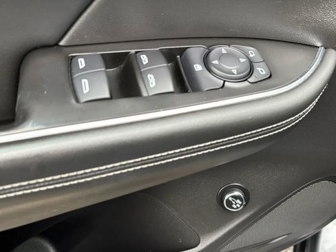 Used 2021 Buick Envision Essence w/ Sport Touring Package AWD/4WD image 16