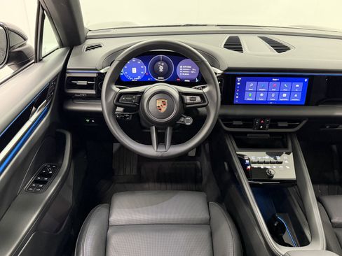 Certified 2025 Porsche Macan Electric RWD image 25