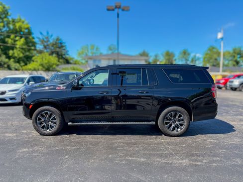 Used 2024 Chevrolet Suburban Z71 w/ Luxury Package AWD/4WD image 9