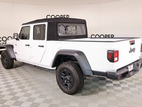 Used 2024 Jeep Gladiator Sport image 21