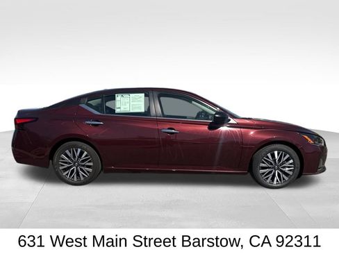 Used 2024 Nissan Altima 2.5 SV FWD image 4