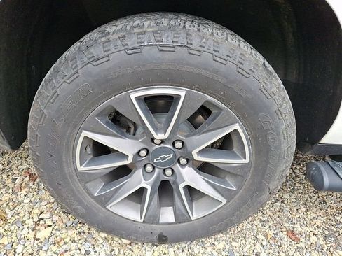 Used 2021 Chevrolet Suburban Z71 AWD/4WD image 8