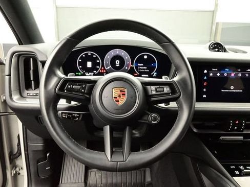 Certified 2025 Porsche Cayenne S AWD/4WD image 8