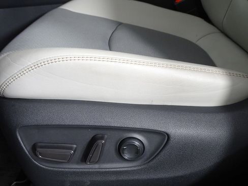 Used 2019 Toyota RAV4 Limited image 22