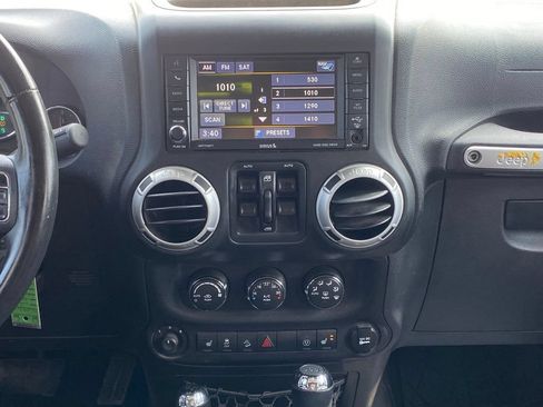 Used 2013 Jeep Wrangler Unlimited Sahara w/ Dual Top Group AWD/4WD image 20