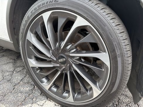 Used 2023 Lincoln Aviator Reserve w/ Equipment Group 201A image 4