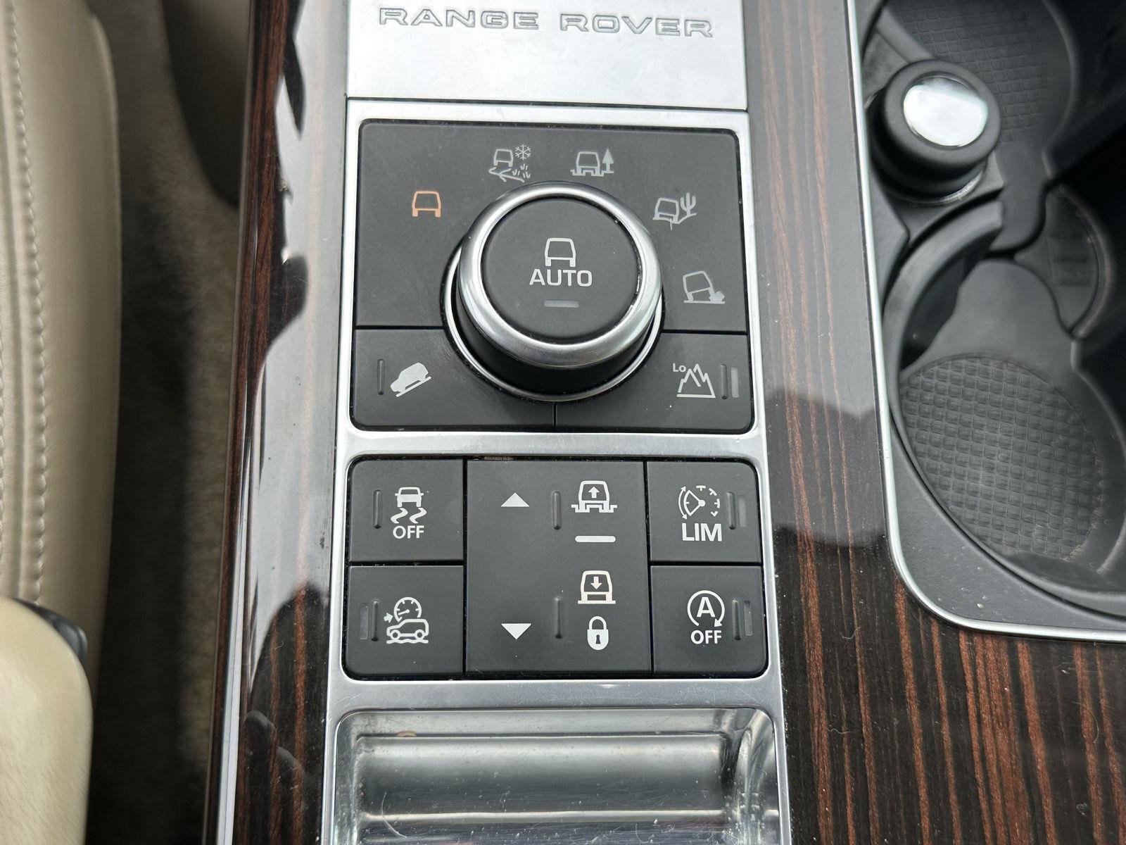 Used 2017 Land Rover Range Rover Supercharged AWD/4WD image 35