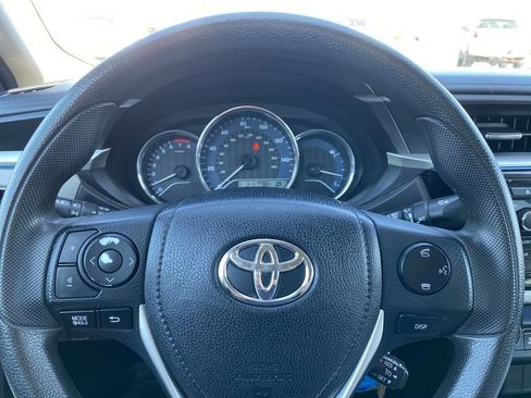 Used 2016 Toyota Corolla LE FWD image 19