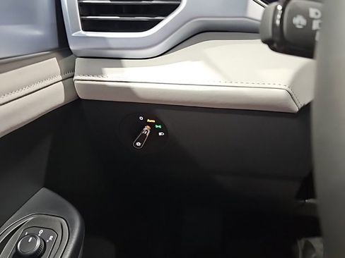 New 2026 Volkswagen Taos SE image 35