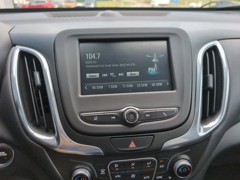 Used 2018 Chevrolet Equinox LT image 21