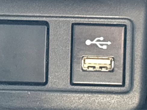 Used 2022 Toyota Corolla Cross LE image 29