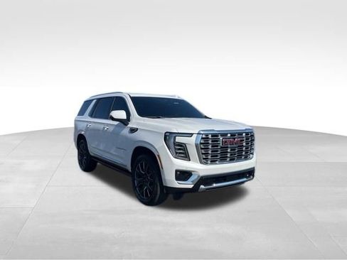 Used 2025 GMC Yukon Denali w/ Sun & Power Step Package image 7