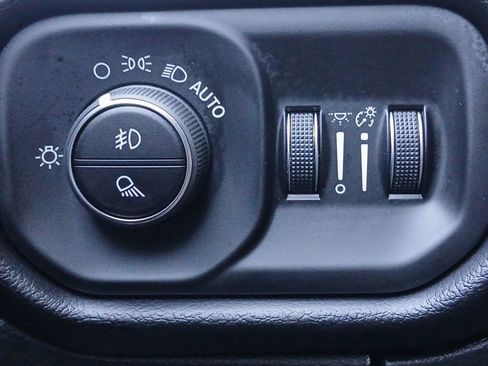 New 2026 RAM 3500 Laramie AWD/4WD image 12