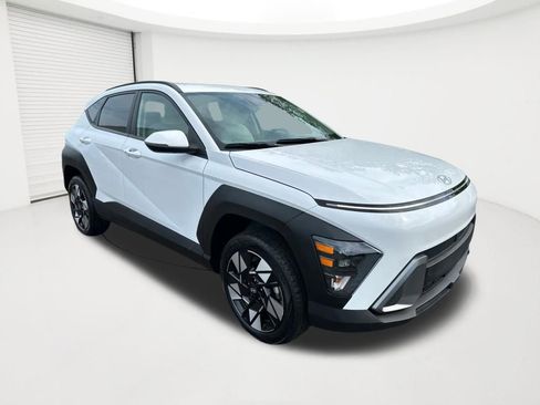 Used 2025 Hyundai Kona SEL AWD/4WD image 3