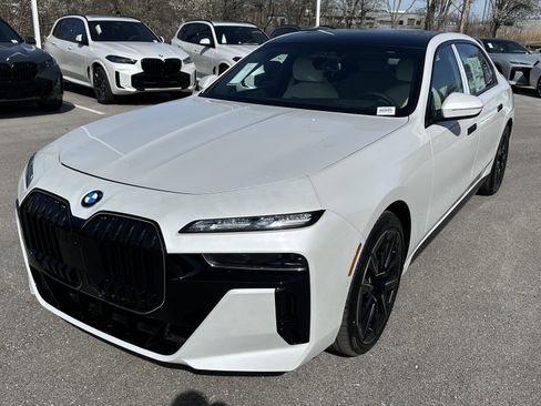 New 2026 BMW 760i xDrive image 5
