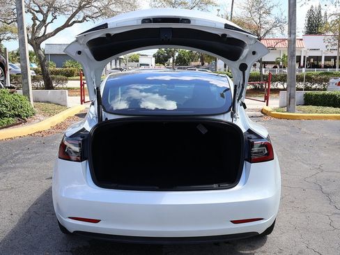 Used 2023 Tesla Model 3 Standard Range image 19
