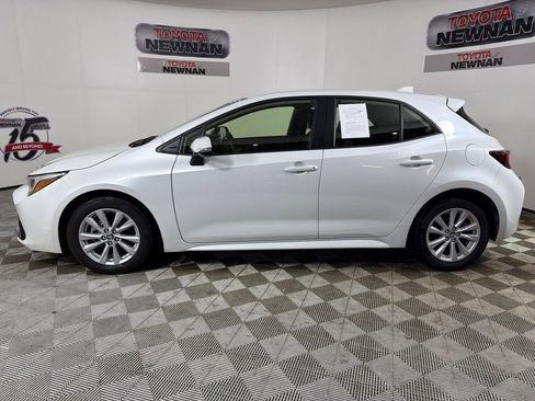 Used 2025 Toyota Corolla SE FWD image 6