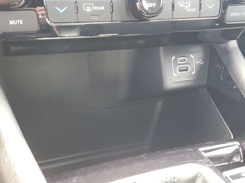 Used 2023 Jeep Compass Limited w/ Sun and Sound Group AWD/4WD image 21