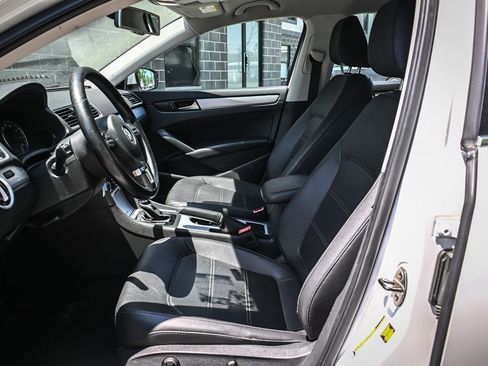 Used 2013 Volkswagen Passat 2.5 SE FWD image 8