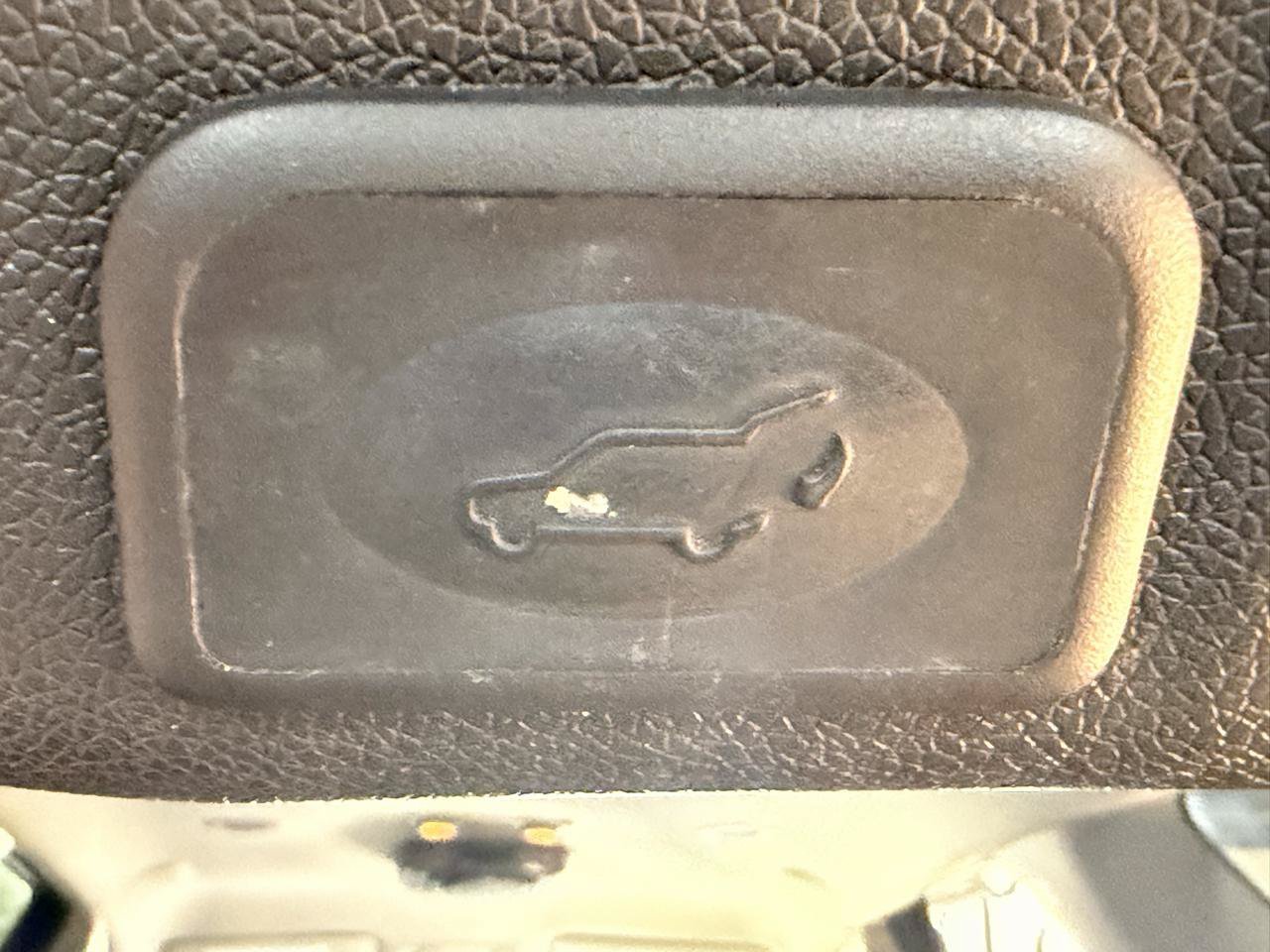 Used 2010 GMC Acadia SLE FWD image 32