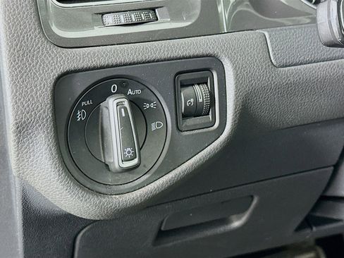 Used 2017 Volkswagen Golf Alltrack S image 11