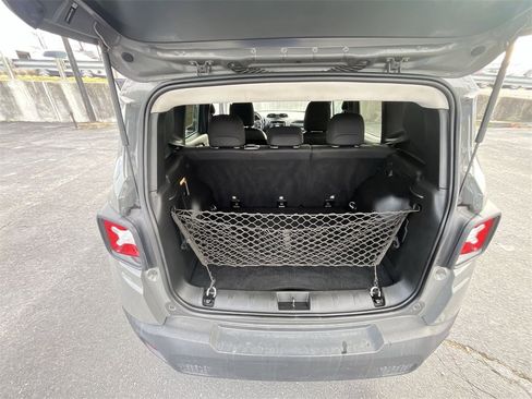 Used 2020 Jeep Renegade Altitude image 22