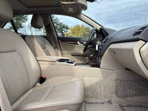 Used 2011 Mercedes-Benz C 300 4MATIC Sedan image 25