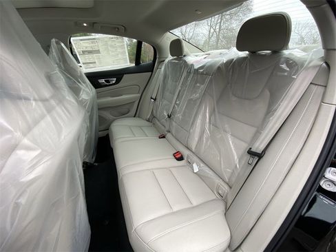 Certified 2023 Volvo S60 B5 Ultimate w/ Climate Package image 13