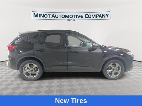 Used 2025 Ford Escape ST-Line Select AWD/4WD image 2