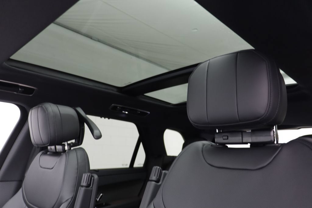 New 2026 Land Rover Range Rover Sport Dynamic SE AWD/4WD image 14