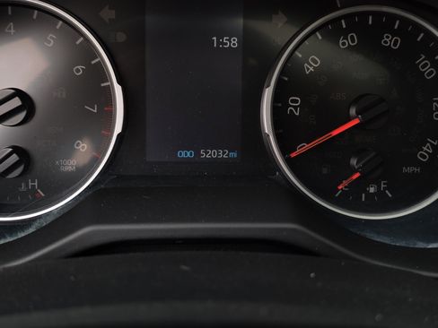 Used 2021 Toyota RAV4 XLE Premium image 20